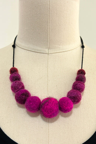 Wool Necklace in Orchid