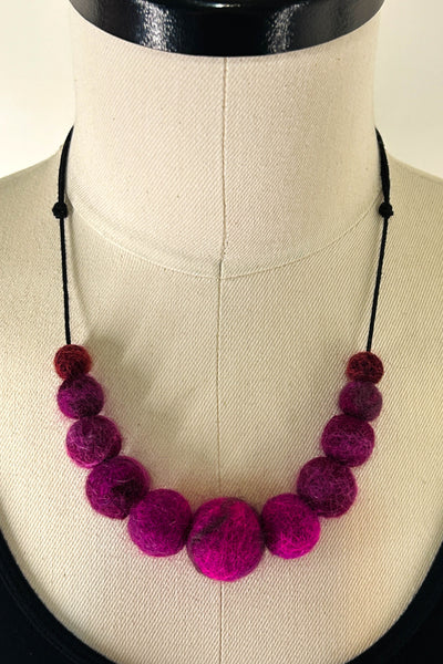 Wool Necklace in Orchid