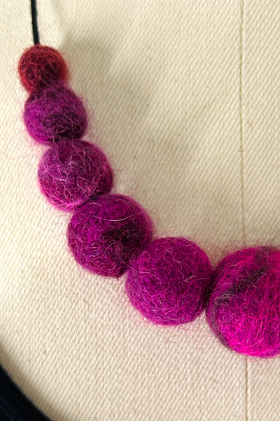 Wool Necklace in Orchid