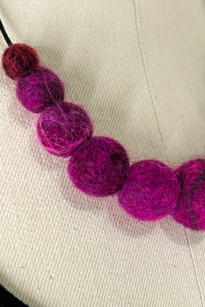 Wool Necklace in Orchid