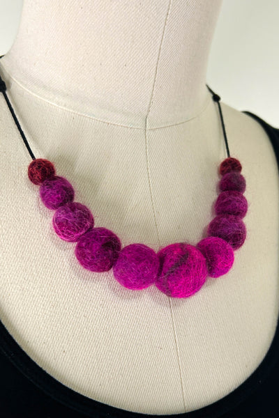 Wool Necklace in Orchid