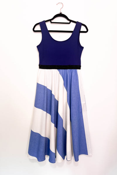 Best Coast Dress w/ Pockets SMALL