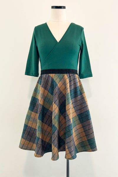 Golden Loch Dress w/ Pockets SMALL