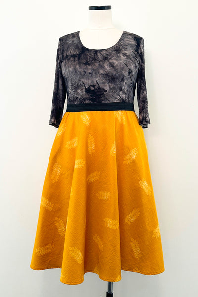 Gold Leaf Dress w/ Pockets XL